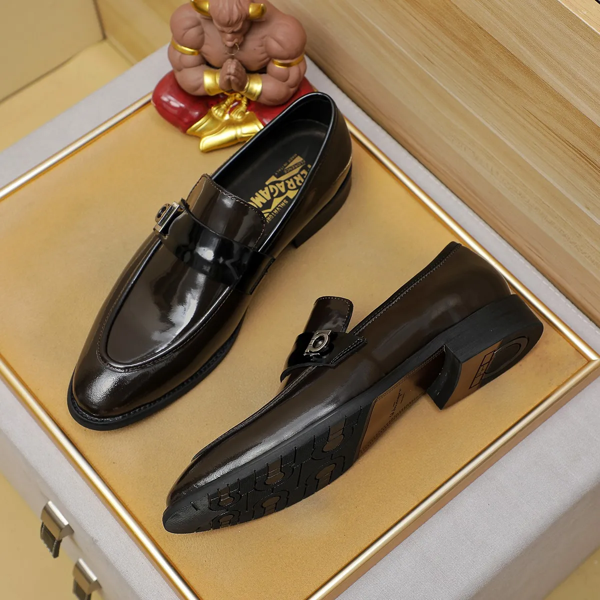 Men's shoes 💰460 Ferragamo [Ferragamo] top imported suit men's shoes 💯Original copy of the official website, product materials: selected imported embossed calfskin + luxury hardware buckle accessories ~ imported water-dyed cow 🐂 leather lining. Strong three-dimensional visual effect, original combination outsole, multiple colors available😘 Size: 39-44 (38.45.46. Customized)